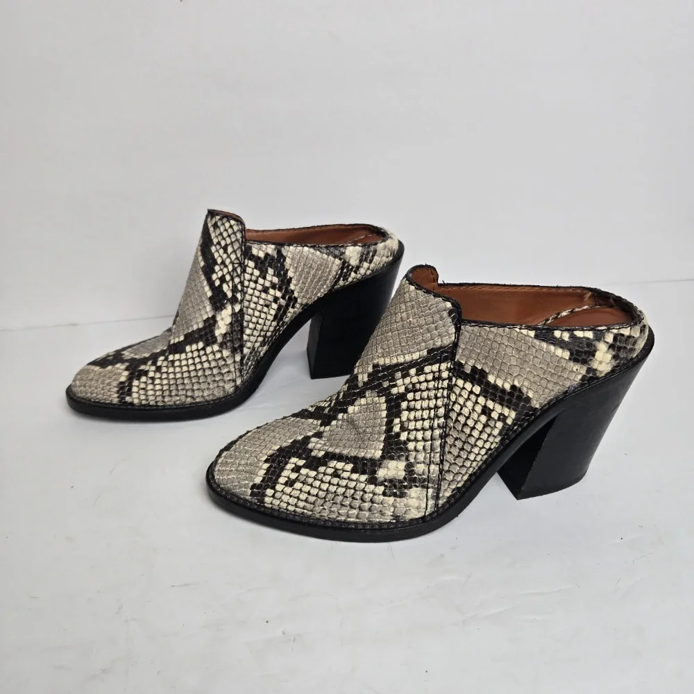 Aquatalia Women's Size 6.5 Leather Ivory Black Snakeskin Slip On‎ Heeled Booties